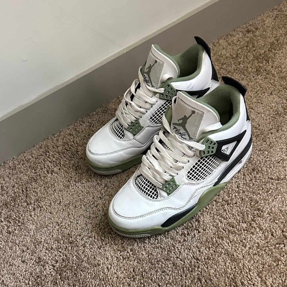 Air Jordan 4 “Seafoam” - Picture 3 of 9